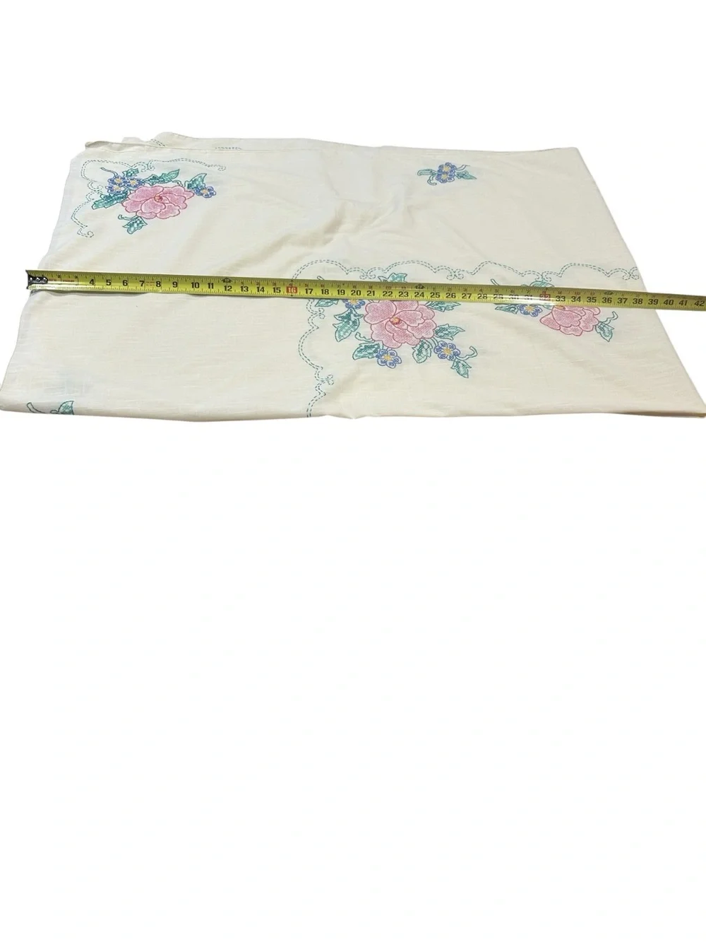 Vintage Style Floral Embroidered Tablecloth Rectangle 78x58” Cottagecore